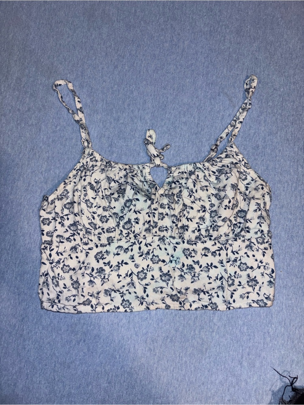 Hollister Floral Tie-Front Crop Cami Top - White and Navy